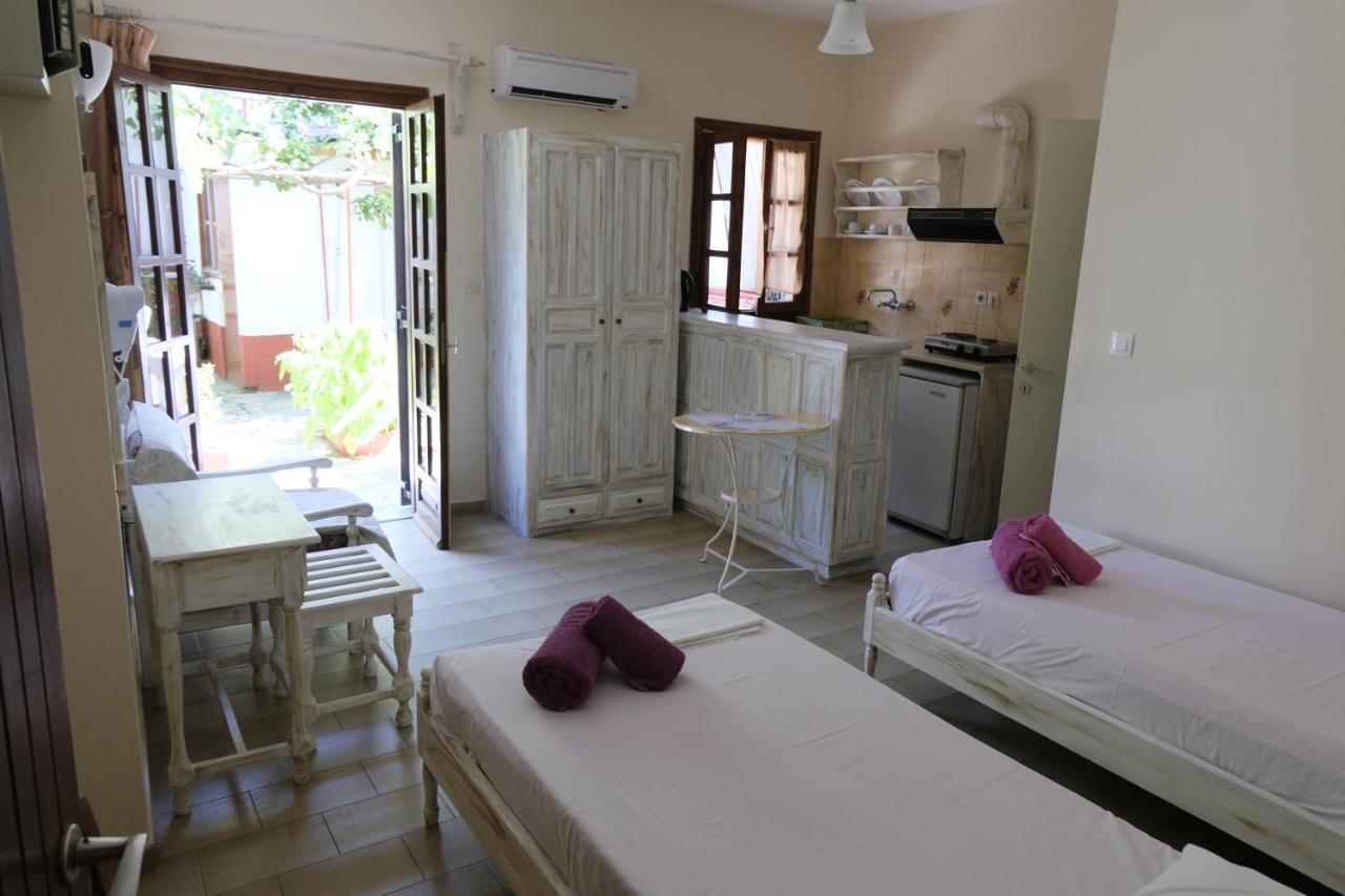 Taxiarchis Apartments Skiathos-stad Buitenkant foto